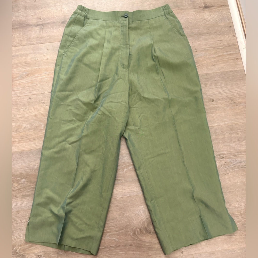 Bobbyrajas Women's Green capri Pants 28 waist